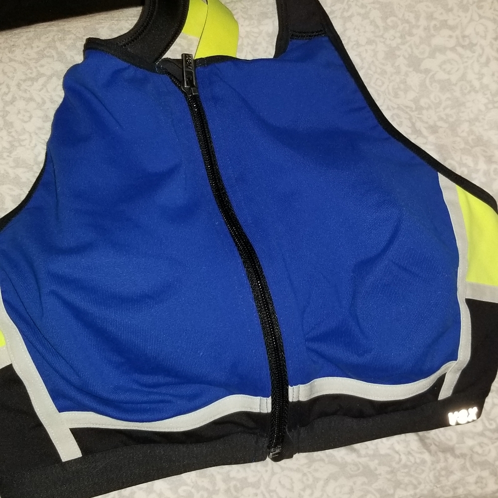 Sports bra